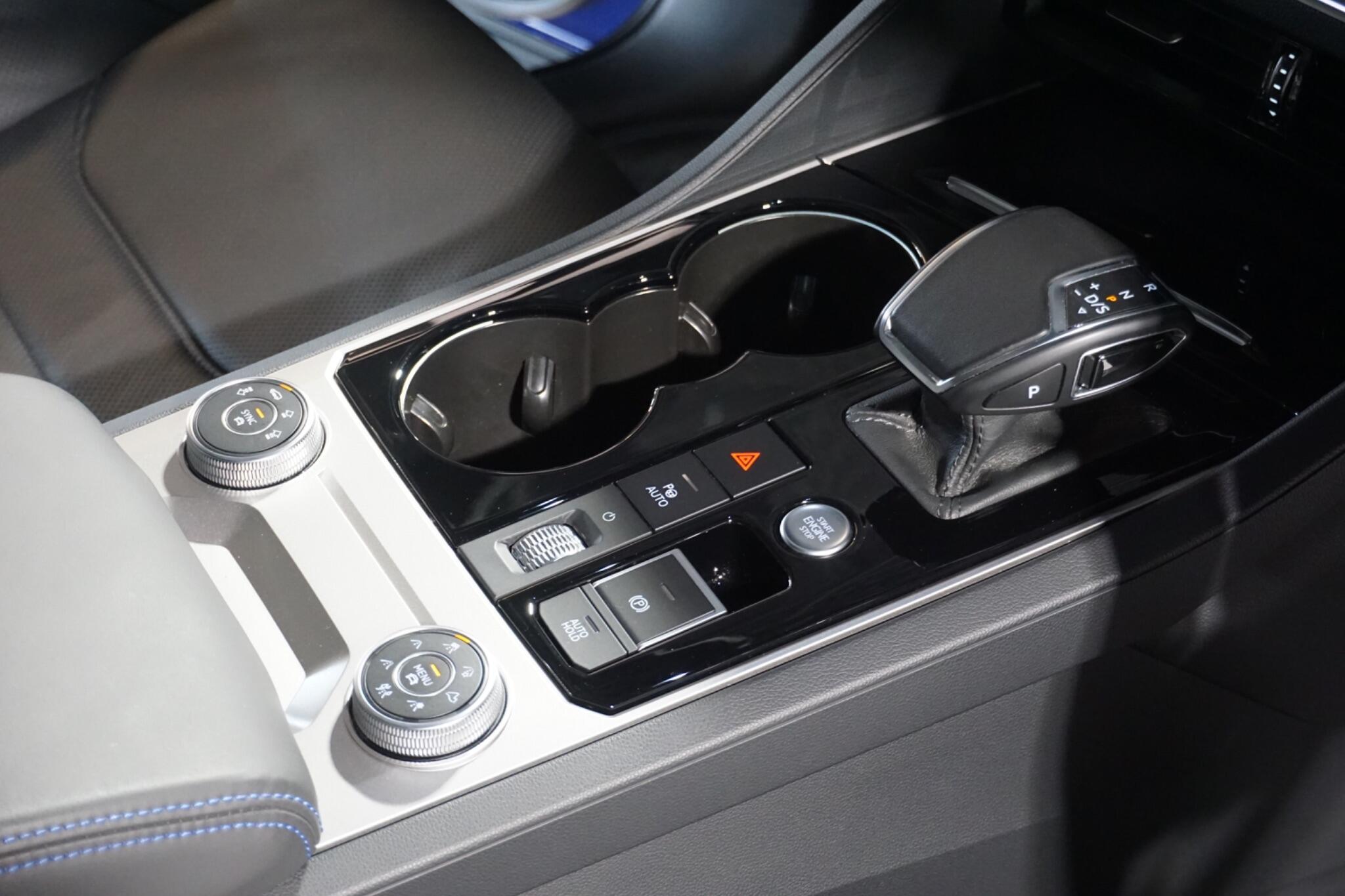 Volkswagen Touareg 3.0 V6 TSI eHybrid 14.3kWh R SUV 5dr Petrol Plug-in Hybrid Tiptronic 4Motion Euro 6 (s/s) (462 ps)